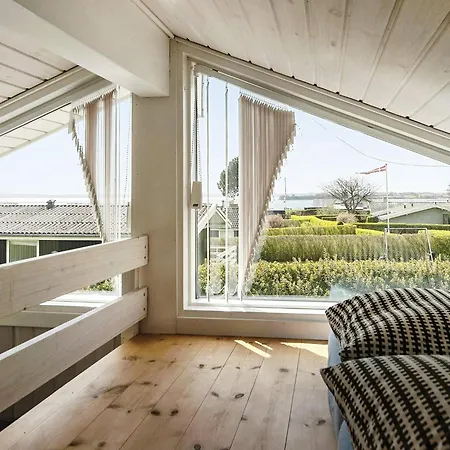 Spacious Retreat With Fjord View - By Traum * Egernsund