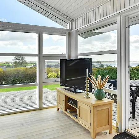 Spacious Retreat With Fjord View - By Traum *