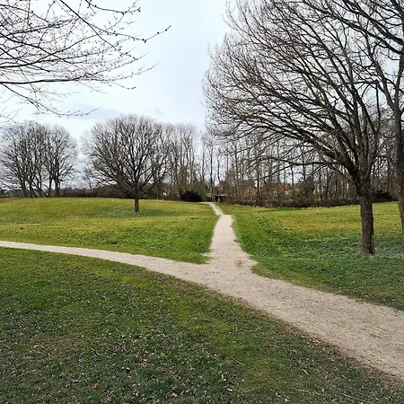Spacious Retreat With Fjord View - By Traum Feriehus *